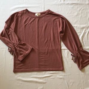 BELL SLEEVE TOP